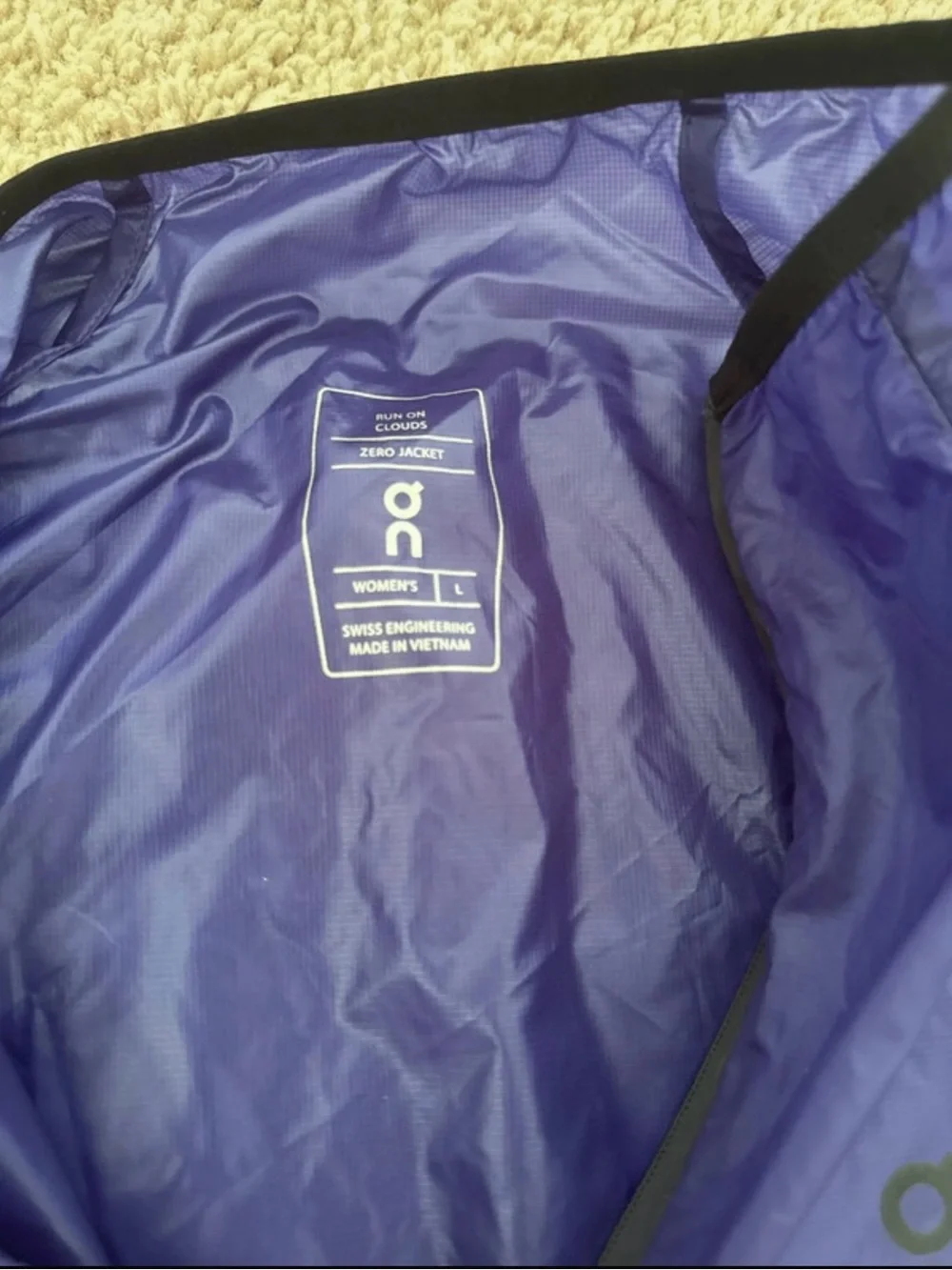 On Run on Clouds Zero Jacket